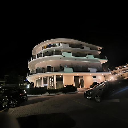 Eu Ropa Hotel Nereto エクステリア 写真