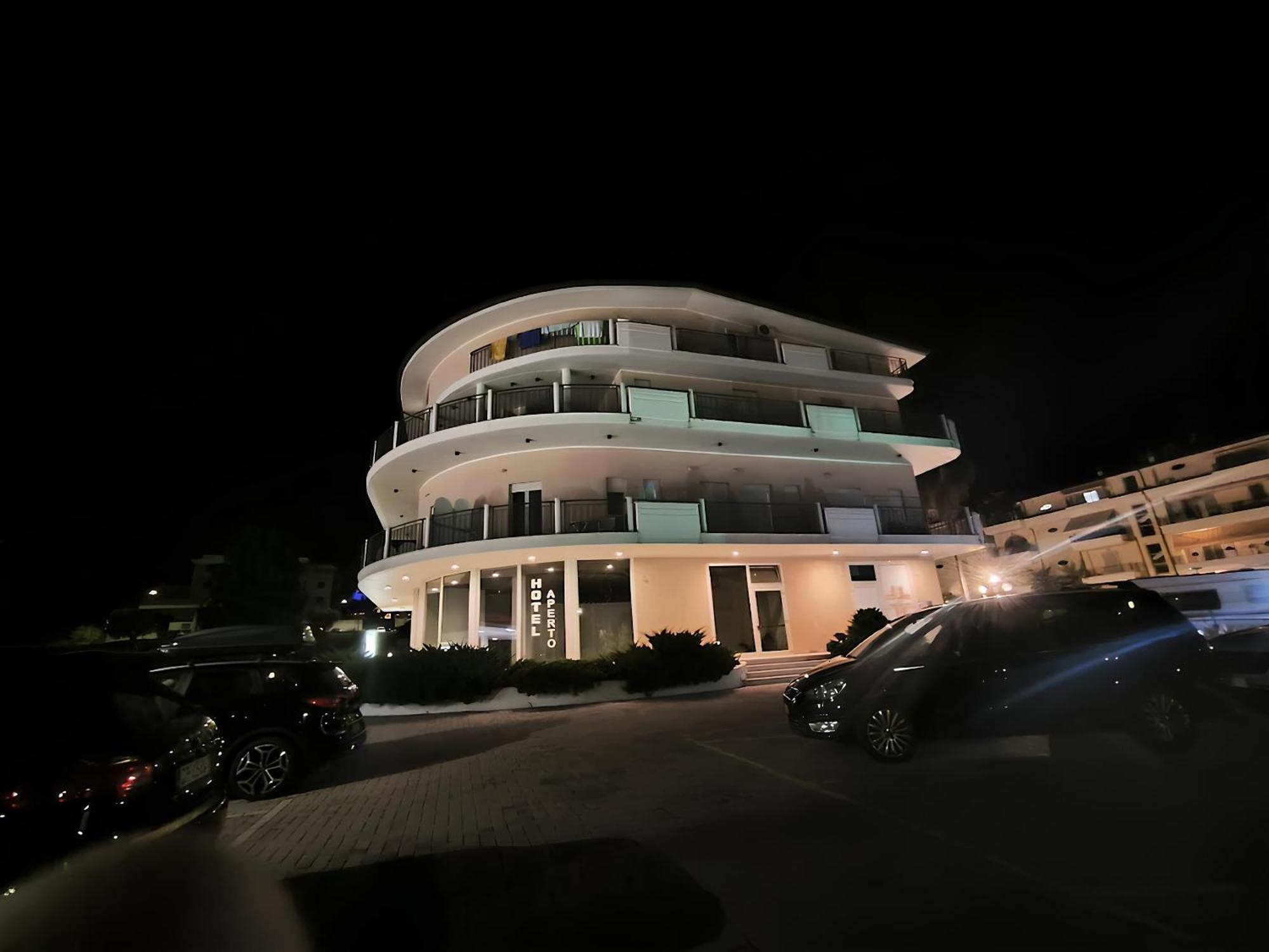Eu Ropa Hotel Nereto エクステリア 写真